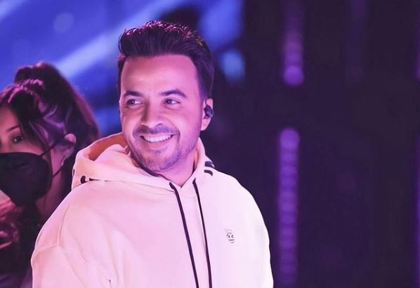 Por su abuela: Luis Fonsi usa la música para crear conciencia sobre el Alzheimer